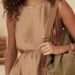 Banana republic satin pleated top XXS